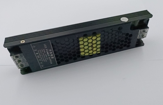 24V LEDライト電源100Wの滑走路端燈のための一定した電圧LED運転者