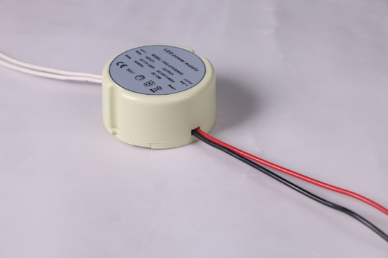 キャビネットのストリップ ライトのための円形の場合のプラスチック LED の運転者の屋内定電圧 IP20
