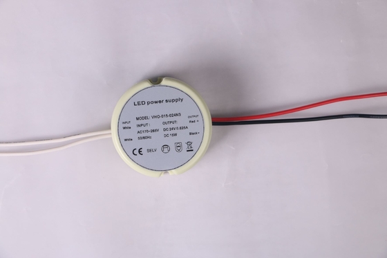 滑走路端燈のための円形の場合IP20プラスチックLEDの運転者12V 15Wの電源