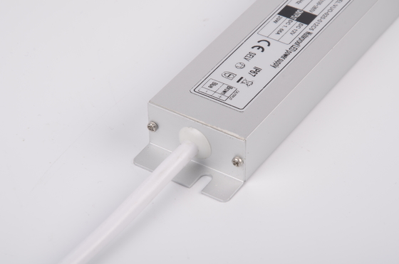 ストリップ ライトのための防水 DC 12V 20W スリムライン LED の運転者の開始の遅れの設計