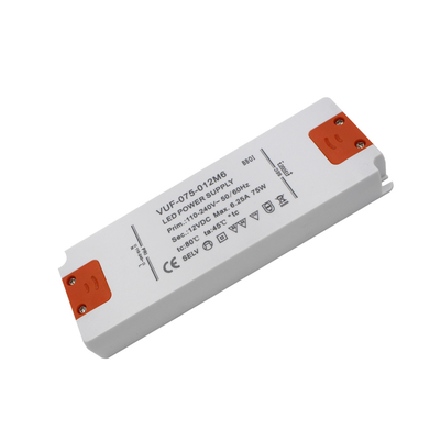 プラスチック ケースの滑走路端燈のための一定した電圧LED運転者12V 75Wの電源