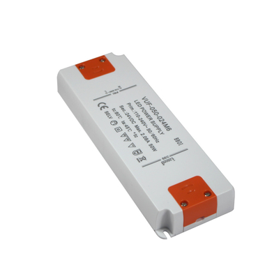 屋内軽量の一定した電圧LED運転者24V 50Wのプラスチック ケースIP20