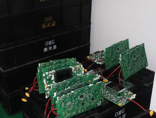 MPPT 1000W USBの携帯用太陽発電機電池のエネルギー蓄積 システム50Hz