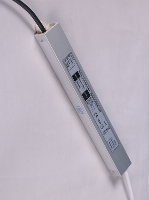 50/60Hz EMCの建築の照明のための一定した電圧LED運転者24V